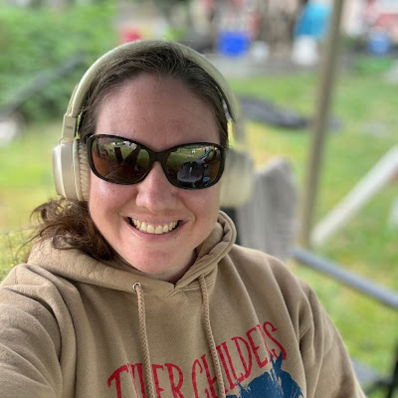 Meet your Posher, Stephanie - Picture 1 of 1